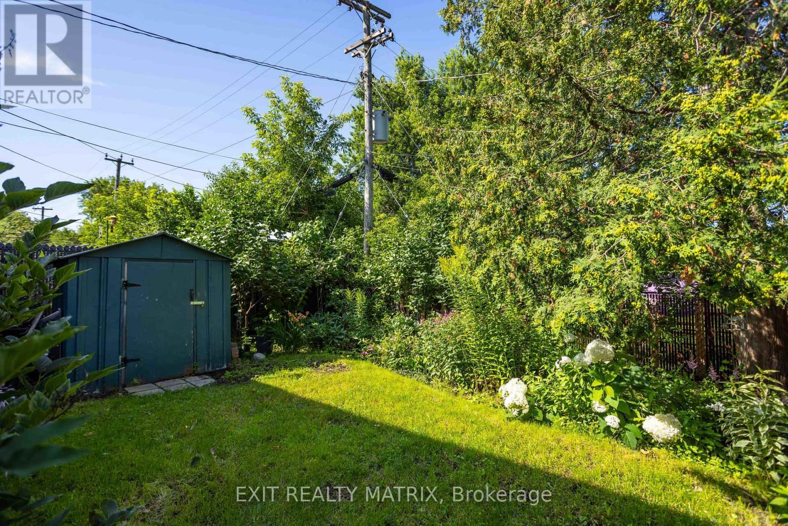 2064 St Laurent Boulevard, Ottawa, ON - Outdoor
