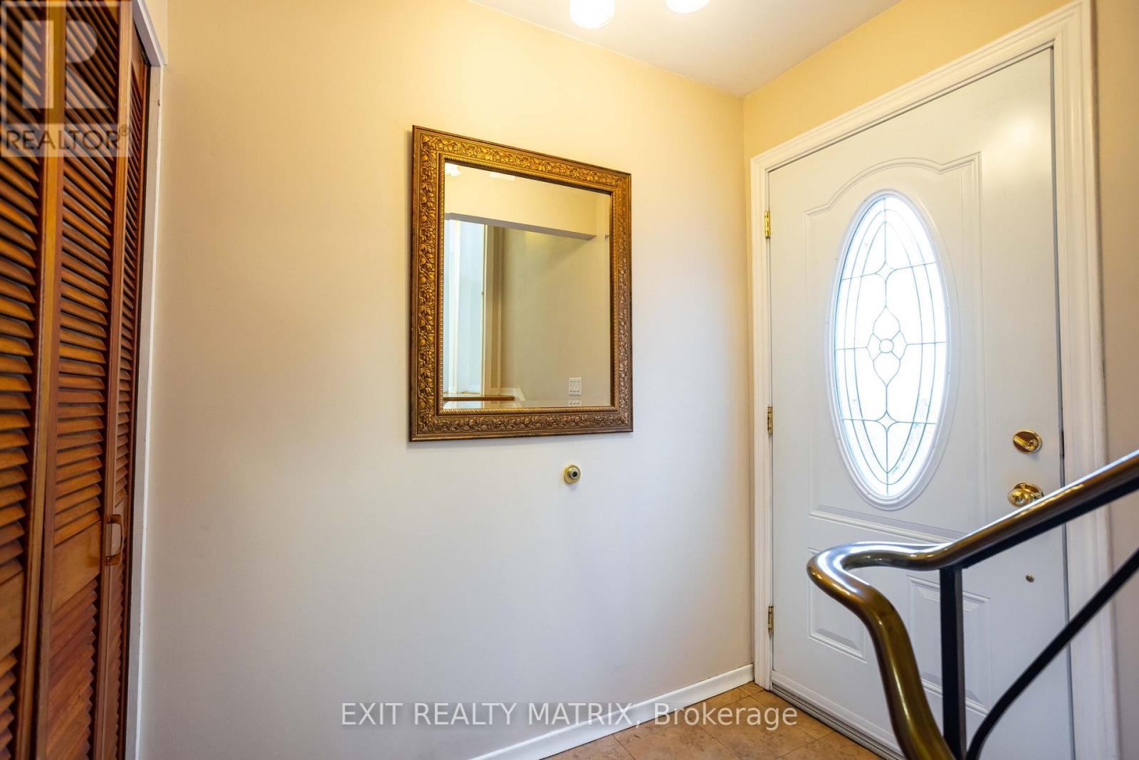 2064 St Laurent Boulevard, Ottawa, ON - Indoor Photo Showing Other Room