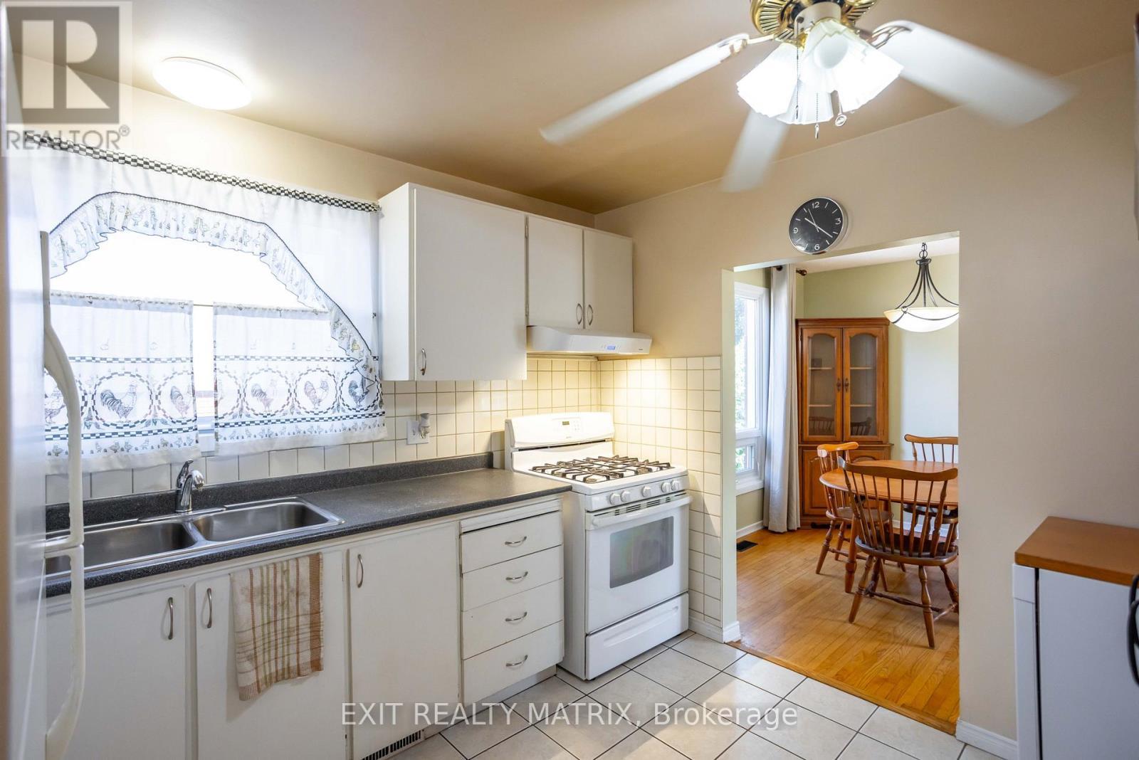 2064 St Laurent Boulevard, Ottawa, ON - Indoor Photo Showing Kitchen With Double Sink