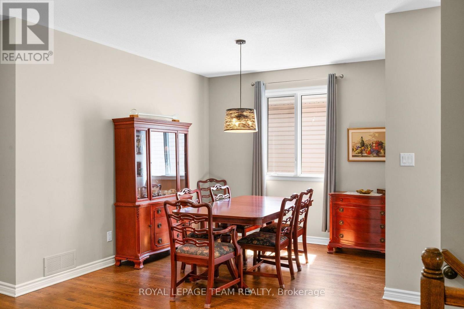 32 Trump Avenue, Ottawa, ON - Indoor Photo Showing Dining Room