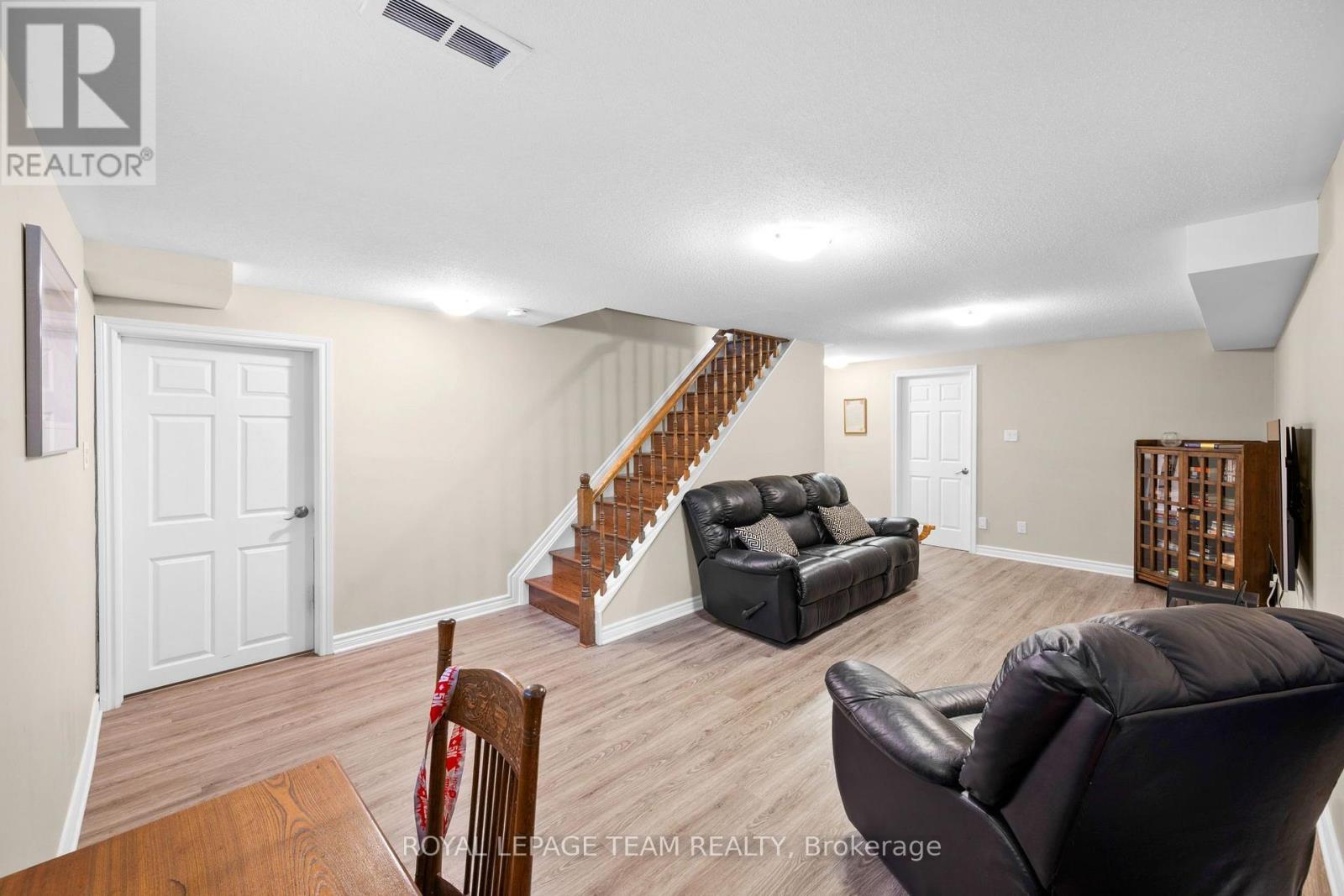32 Trump Avenue, Ottawa, ON - Indoor Photo Showing Other Room