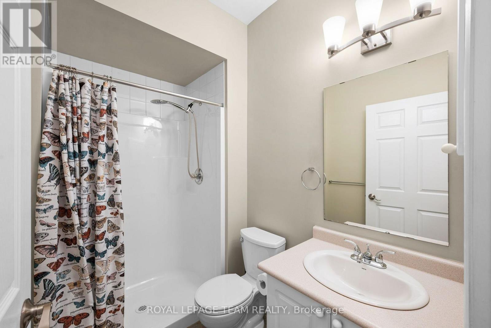 32 Trump Avenue, Ottawa, ON - Indoor Photo Showing Bathroom
