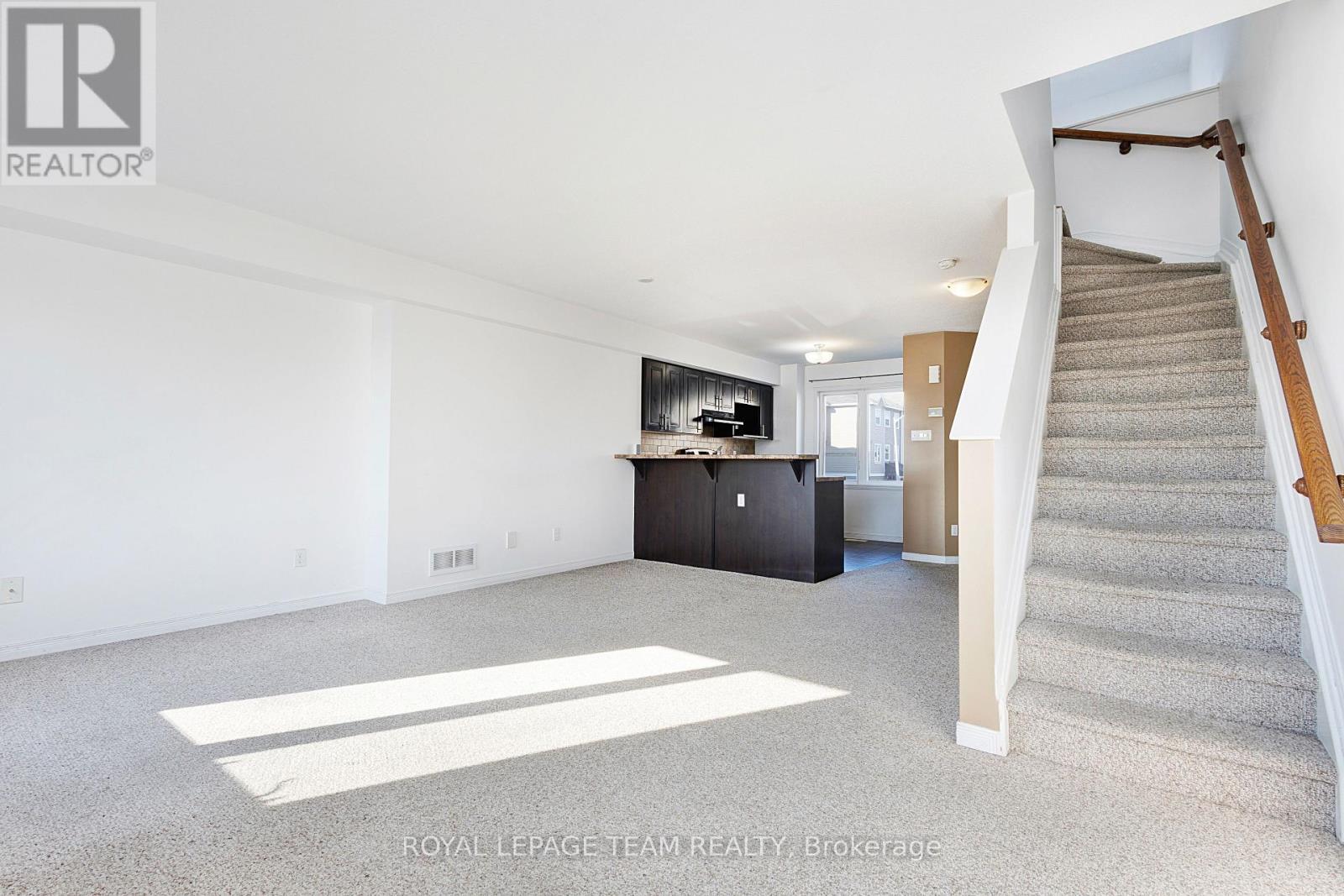 566 Simran Private, Ottawa, ON - Indoor Photo Showing Other Room