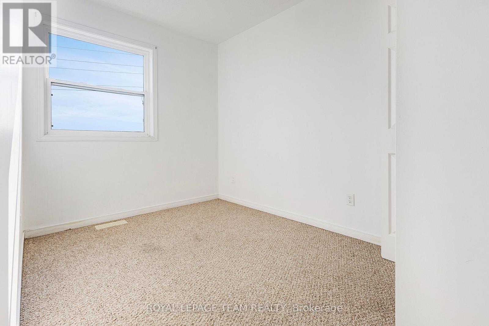 566 Simran Private, Ottawa, ON - Indoor Photo Showing Other Room