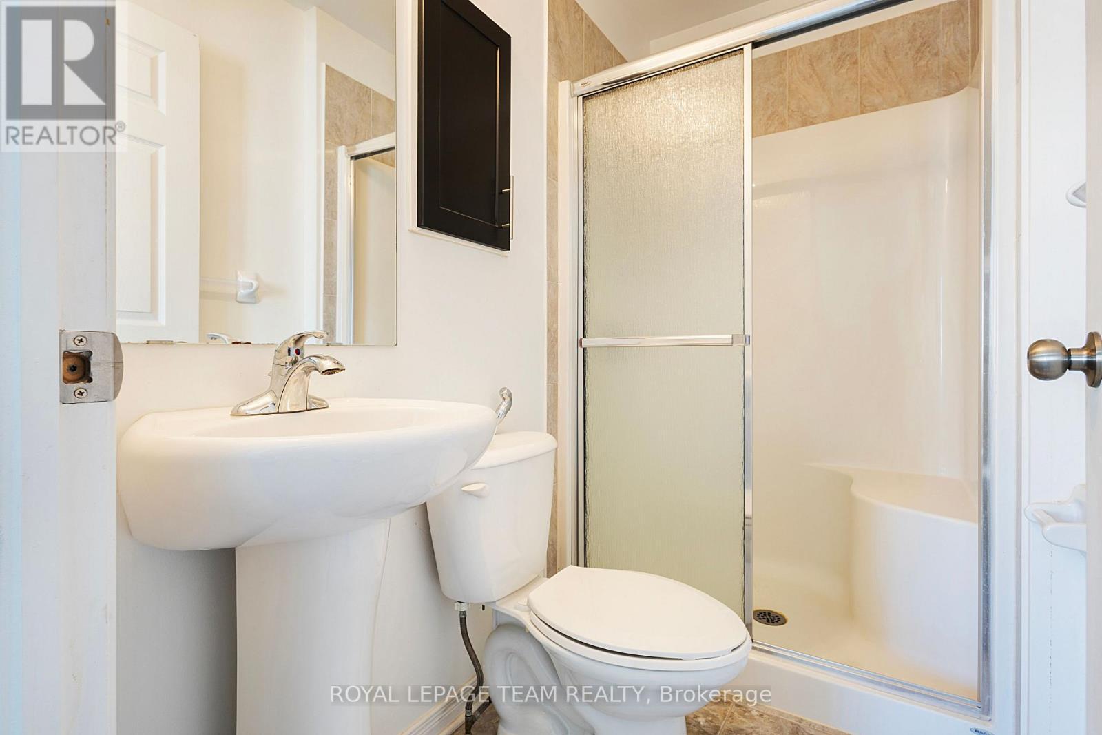 566 Simran Private, Ottawa, ON - Indoor Photo Showing Bathroom