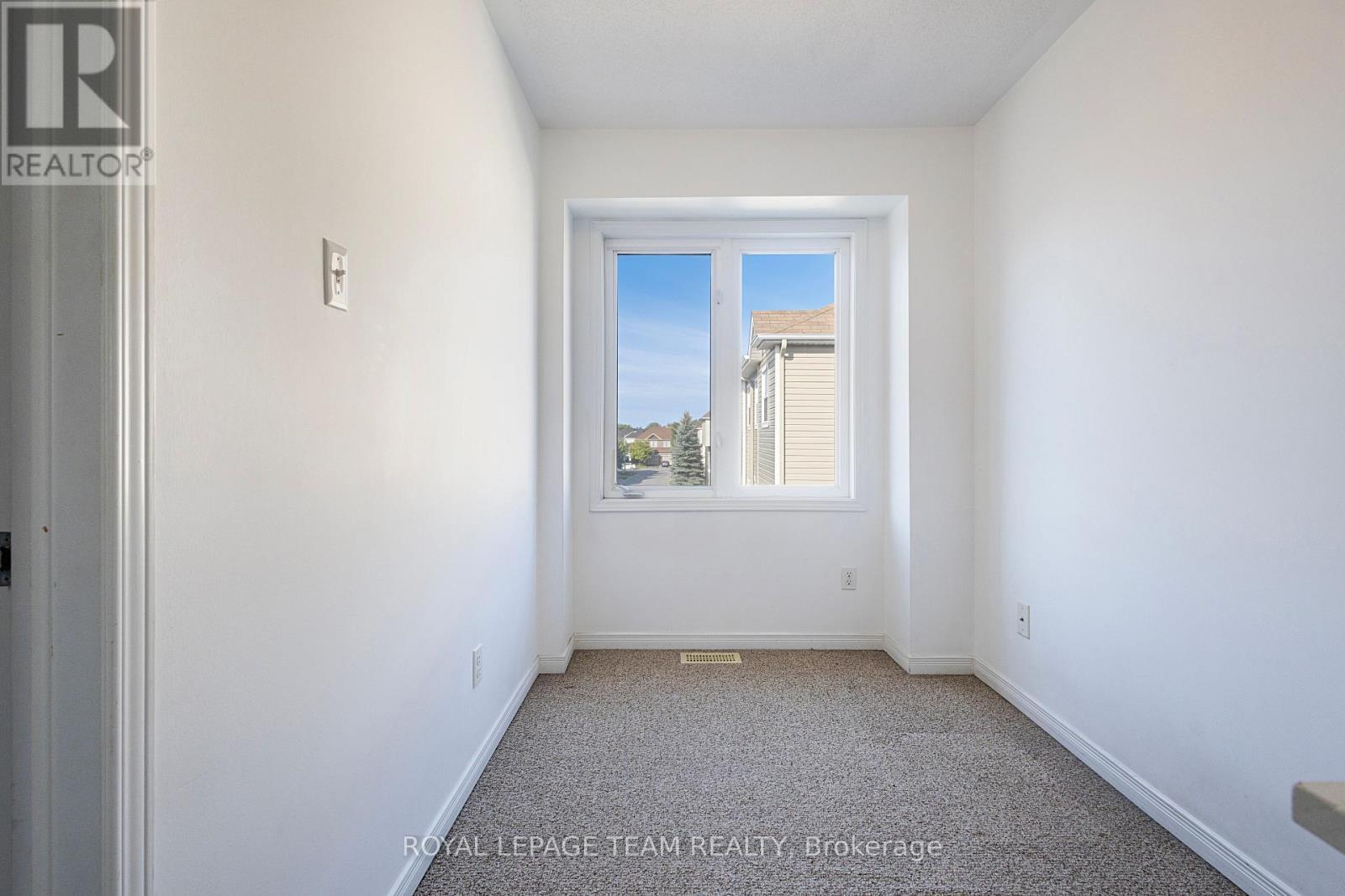 566 Simran Private, Ottawa, ON - Indoor Photo Showing Other Room