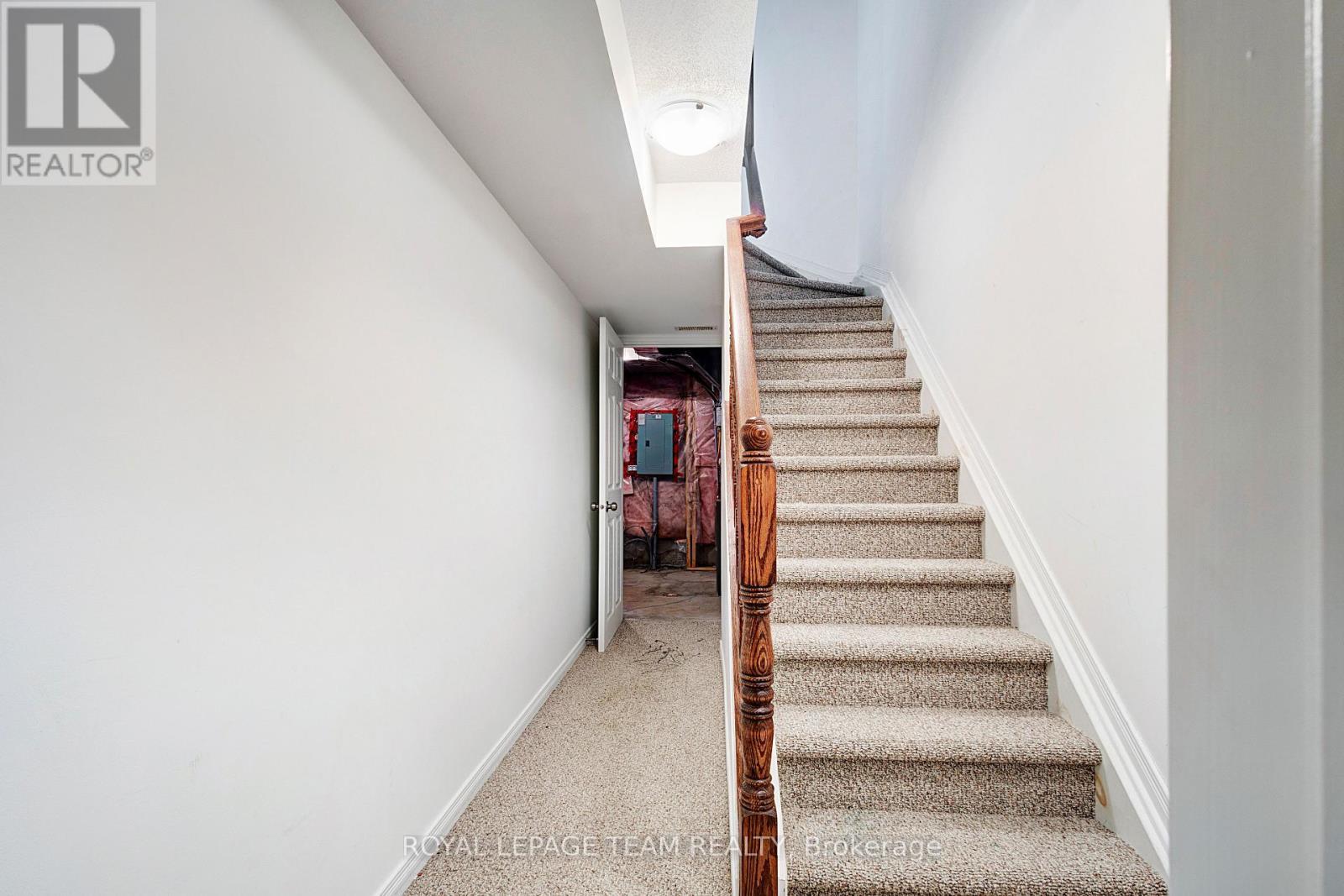 566 Simran Private, Ottawa, ON - Indoor Photo Showing Other Room