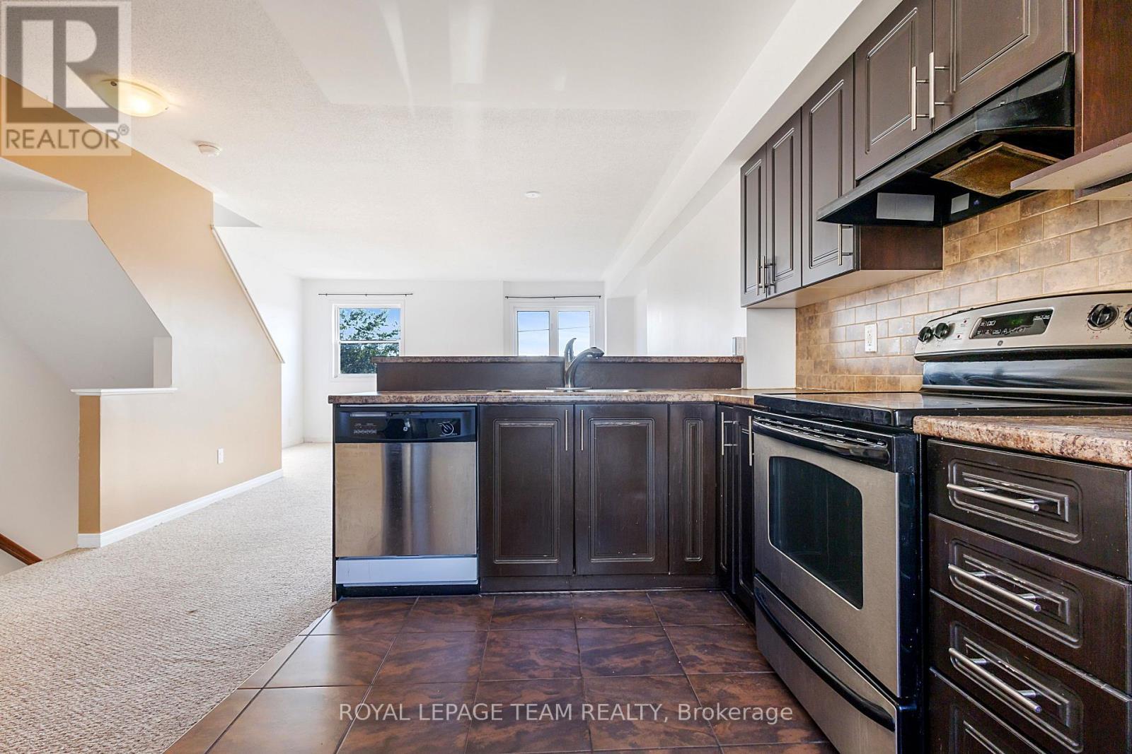 566 Simran Private, Ottawa, ON - Indoor Photo Showing Kitchen With Stainless Steel Kitchen