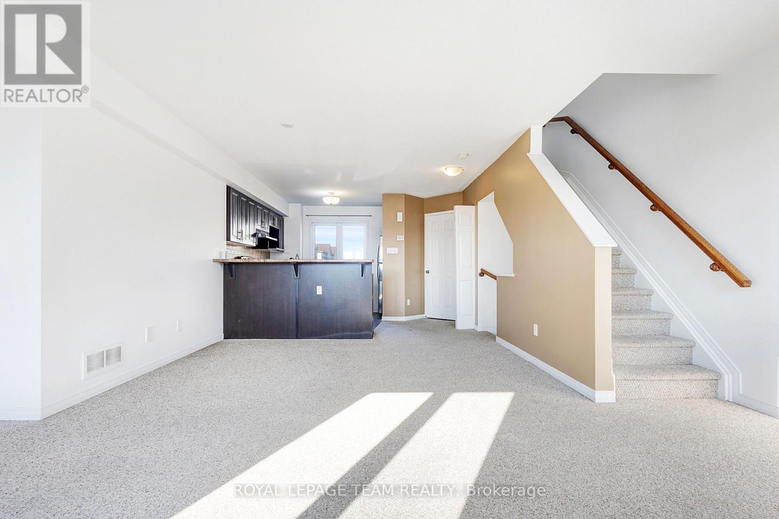 566 Simran Private, Ottawa, ON - Indoor Photo Showing Other Room
