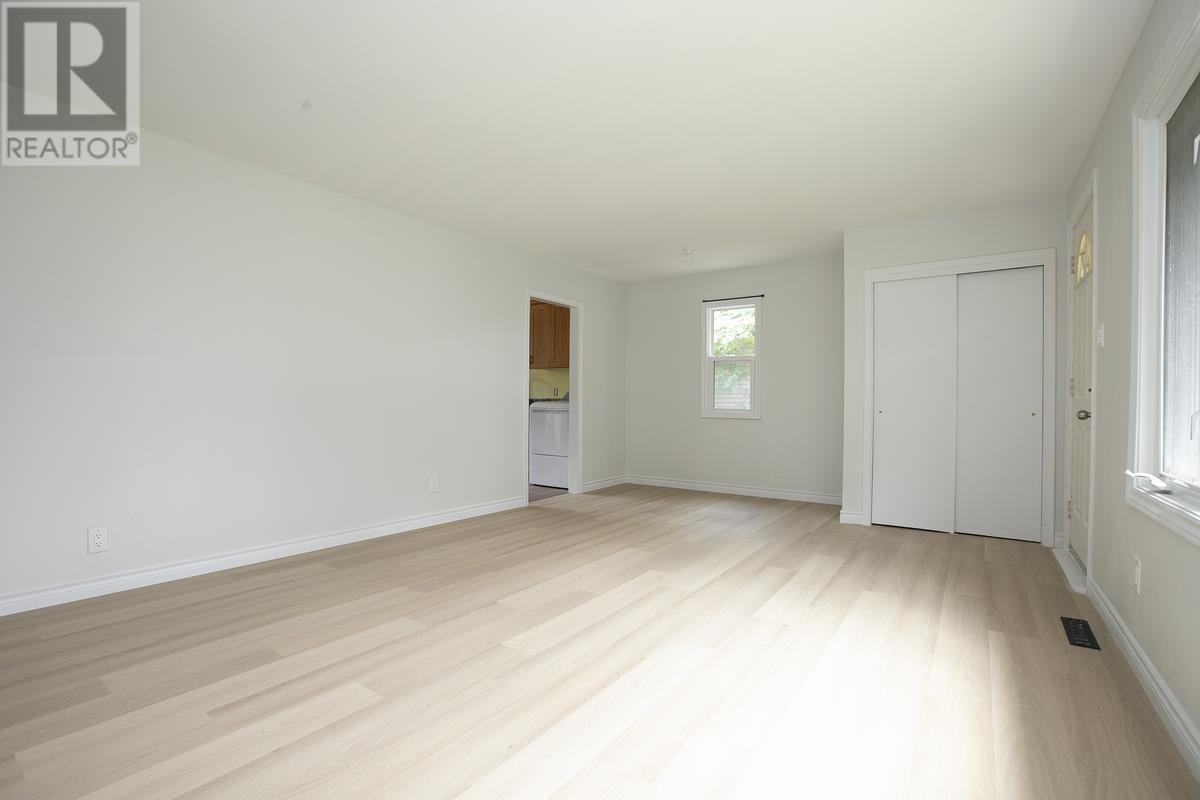 18 Eastern Ave, Sault Ste. Marie, ON - Indoor Photo Showing Other Room