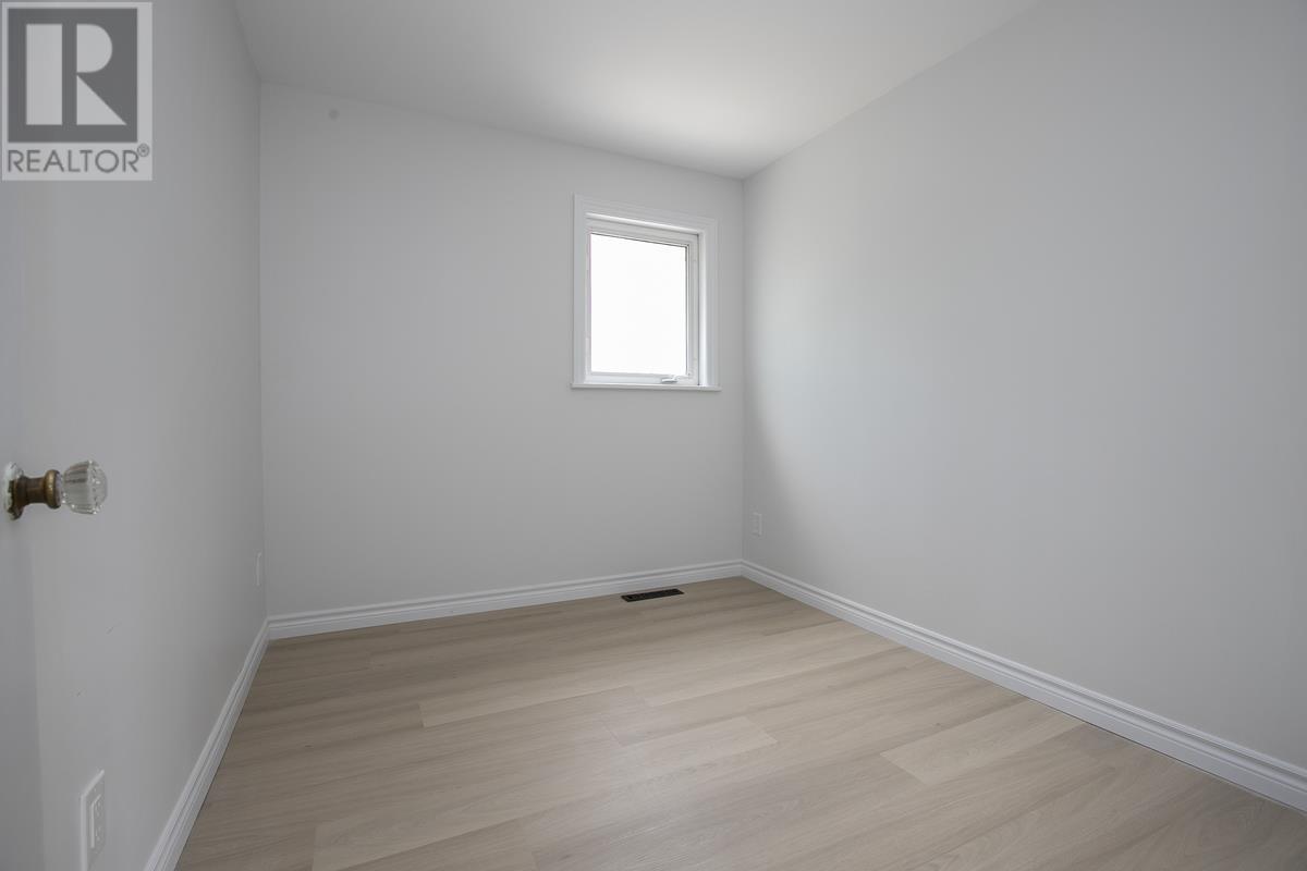 18 Eastern Ave, Sault Ste. Marie, ON - Indoor Photo Showing Other Room