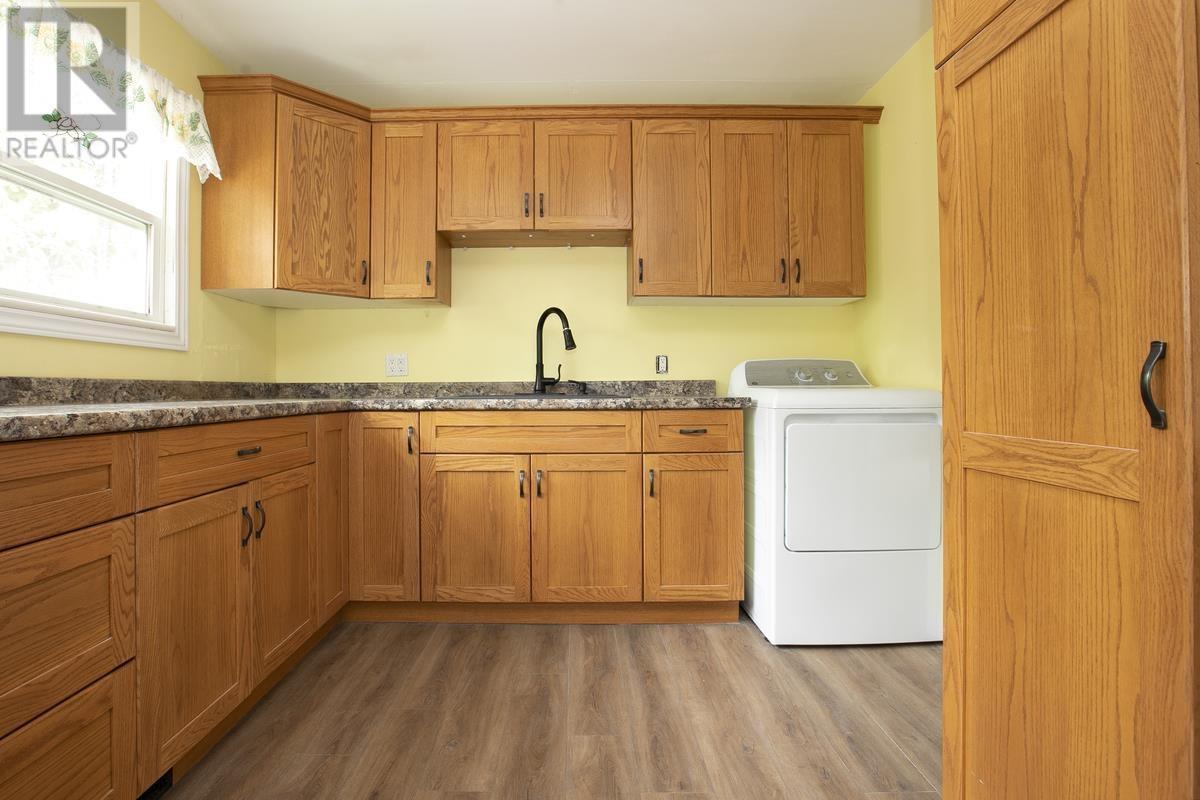 18 Eastern Ave, Sault Ste. Marie, ON - Indoor Photo Showing Laundry Room