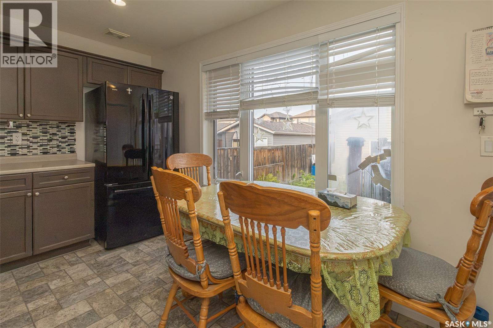 483 Coad Manor, Saskatoon, SK - Indoor Photo Showing Dining Room
