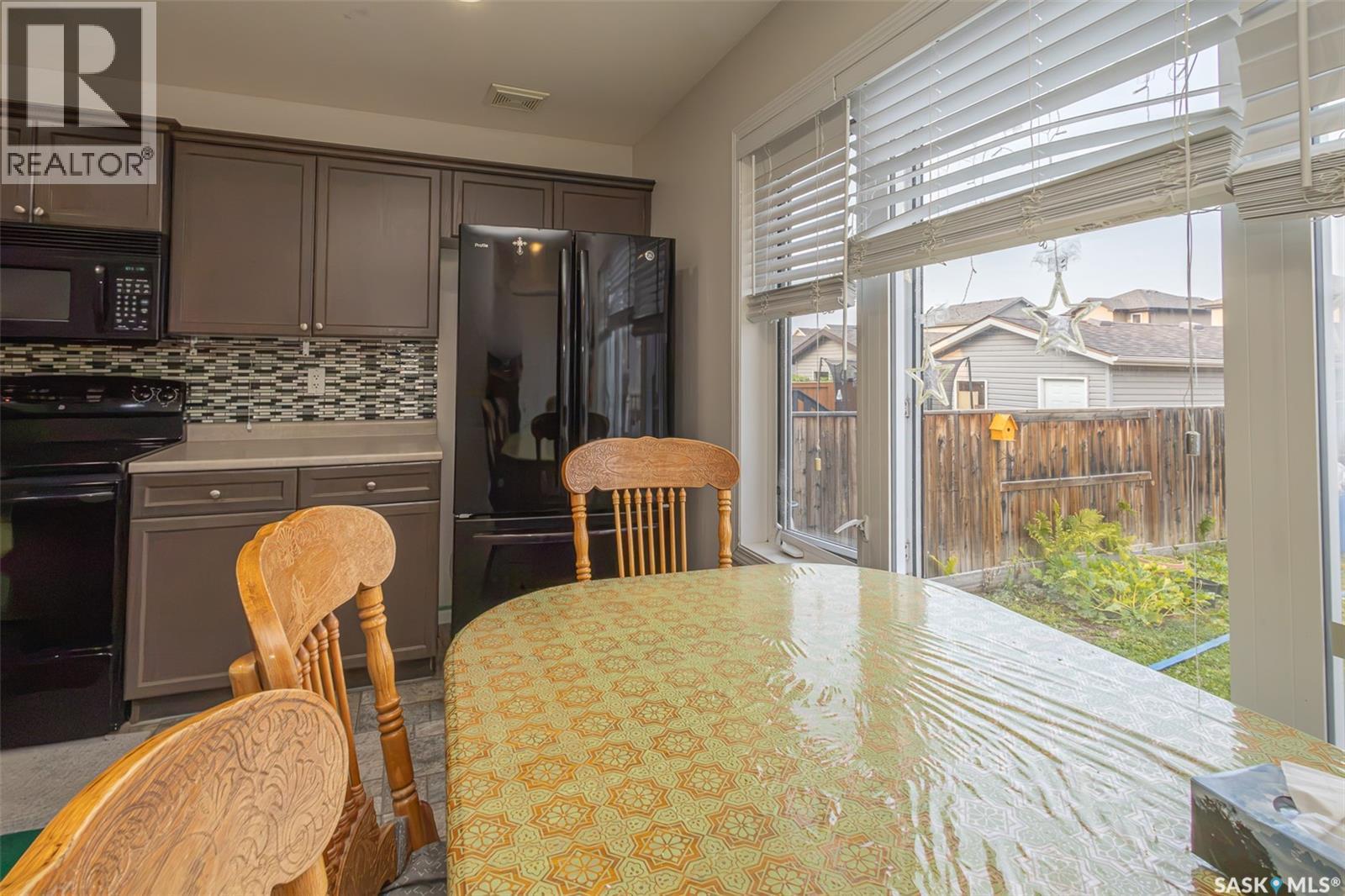 483 Coad Manor, Saskatoon, SK - Indoor Photo Showing Dining Room