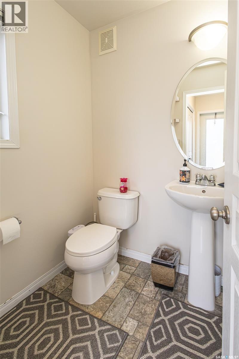 483 Coad Manor, Saskatoon, SK - Indoor Photo Showing Bathroom