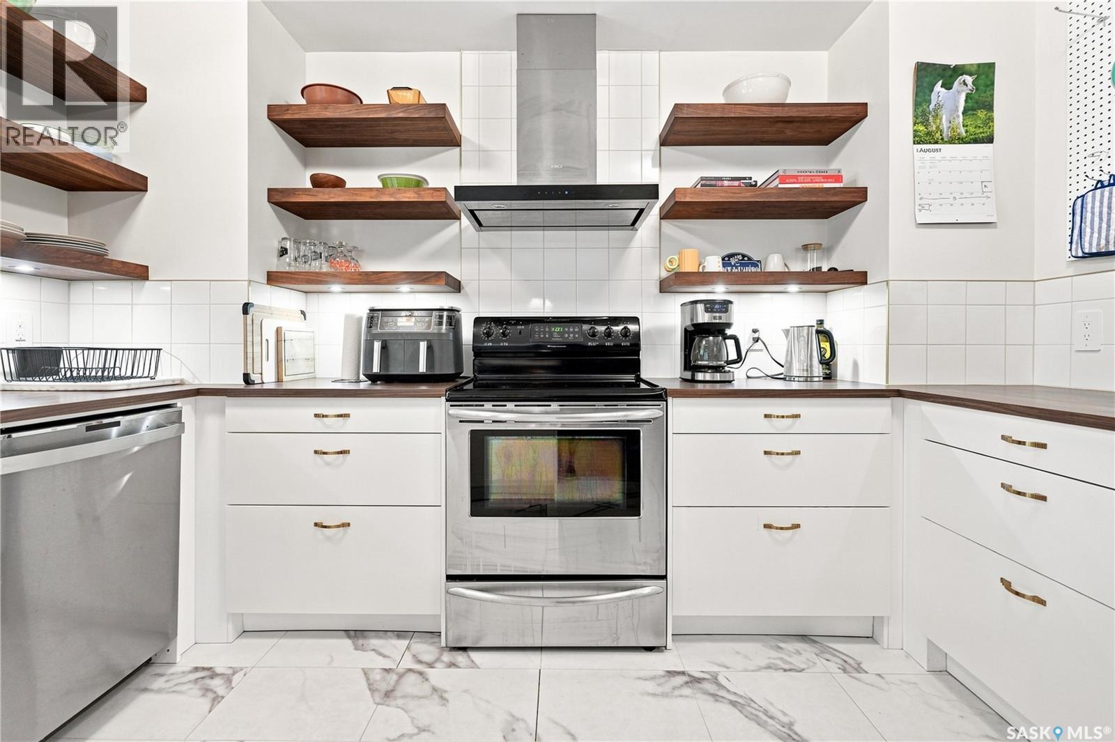 2848 Retallack Street, Regina, SK - Indoor Photo Showing Kitchen