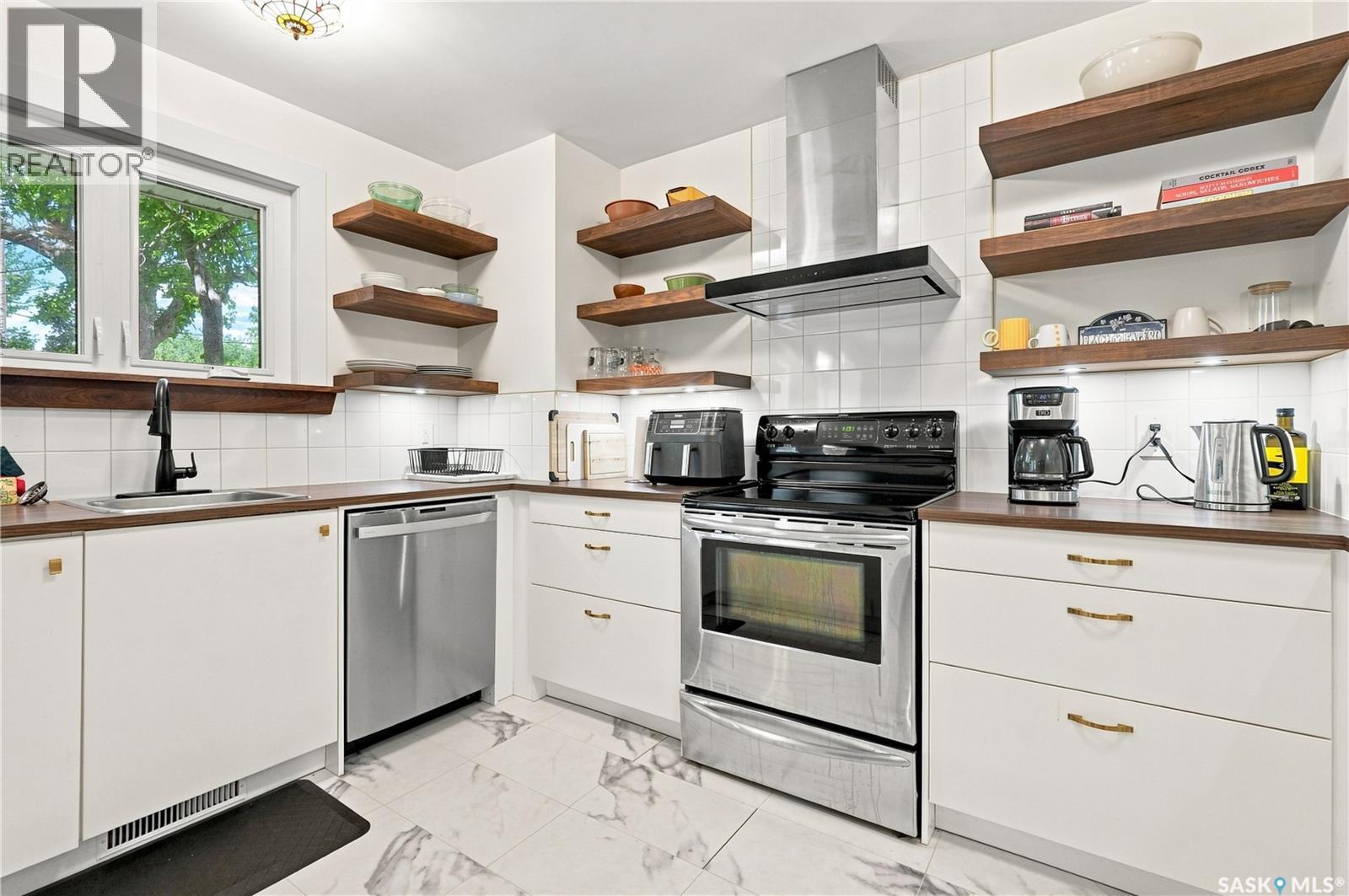 2848 Retallack Street, Regina, SK - Indoor Photo Showing Kitchen