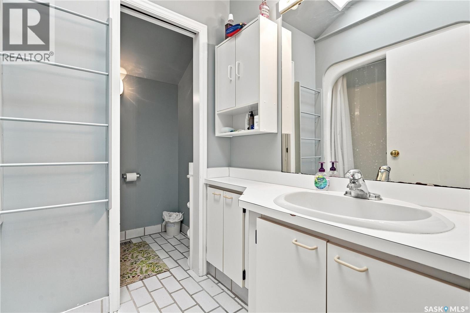2848 Retallack Street, Regina, SK - Indoor Photo Showing Bathroom