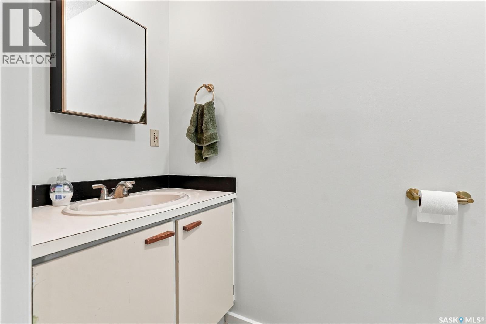 2848 Retallack Street, Regina, SK - Indoor Photo Showing Bathroom