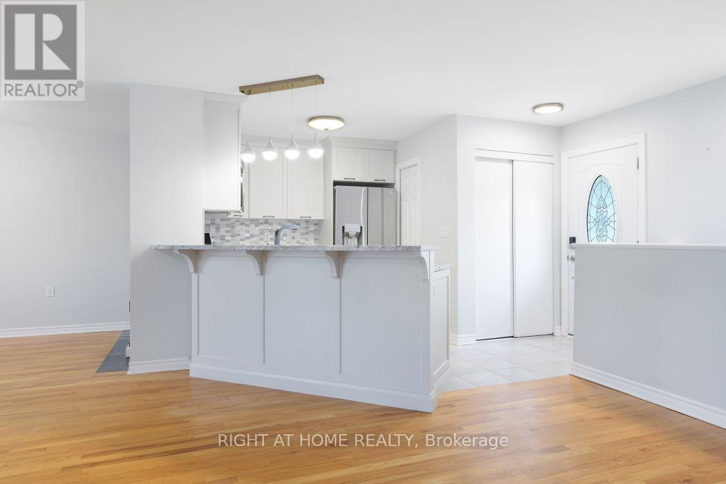 527 Pumpkin Patch Private, Ottawa, ON - Indoor Photo Showing Kitchen
