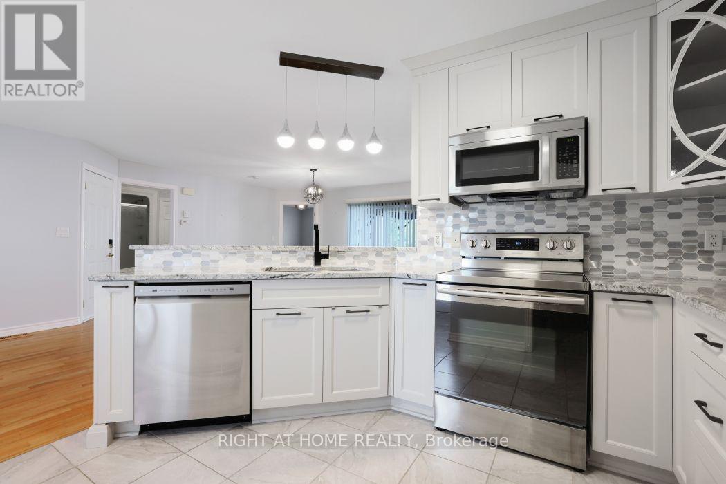 527 Pumpkin Patch Private, Ottawa, ON - Indoor Photo Showing Kitchen With Upgraded Kitchen