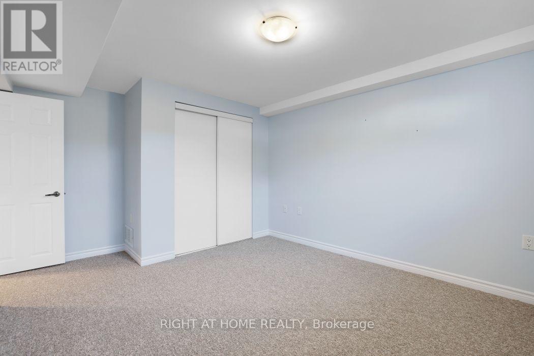 527 Pumpkin Patch Private, Ottawa, ON - Indoor Photo Showing Other Room