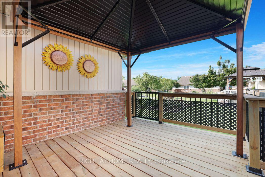 527 Pumpkin Patch Private, Ottawa, ON - Outdoor With Deck Patio Veranda With Exterior
