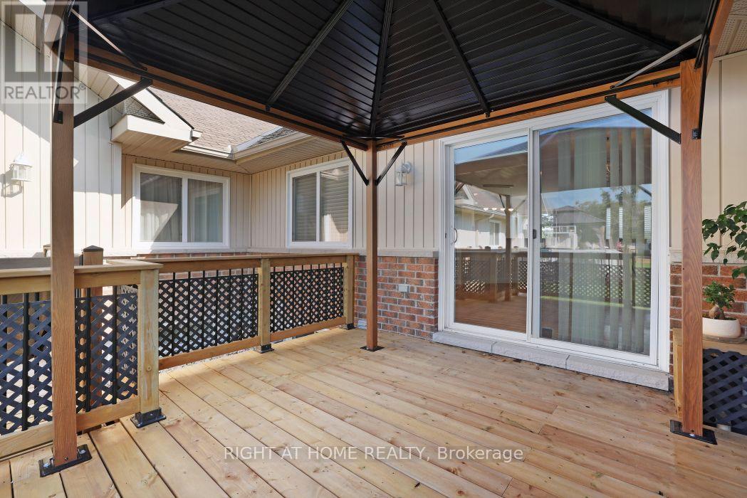 527 Pumpkin Patch Private, Ottawa, ON - Outdoor With Deck Patio Veranda With Exterior