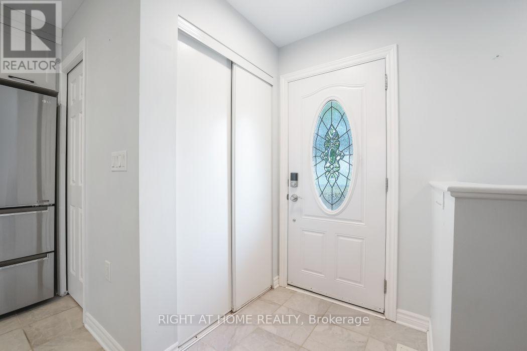 527 Pumpkin Patch Private, Ottawa, ON - Indoor Photo Showing Other Room