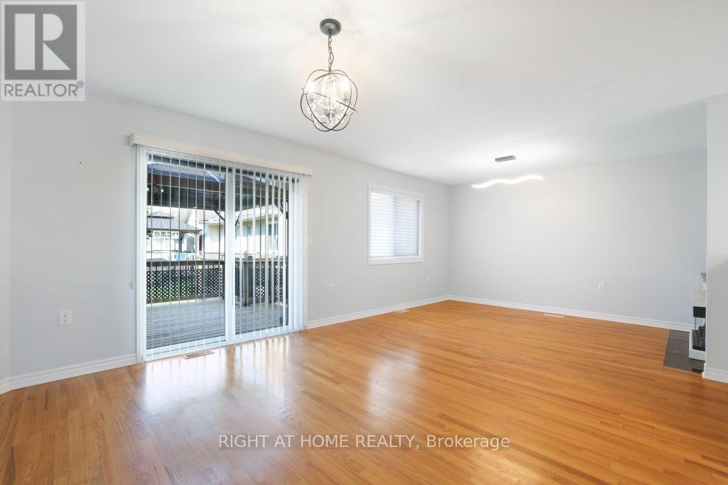 527 Pumpkin Patch Private, Ottawa, ON - Indoor Photo Showing Other Room