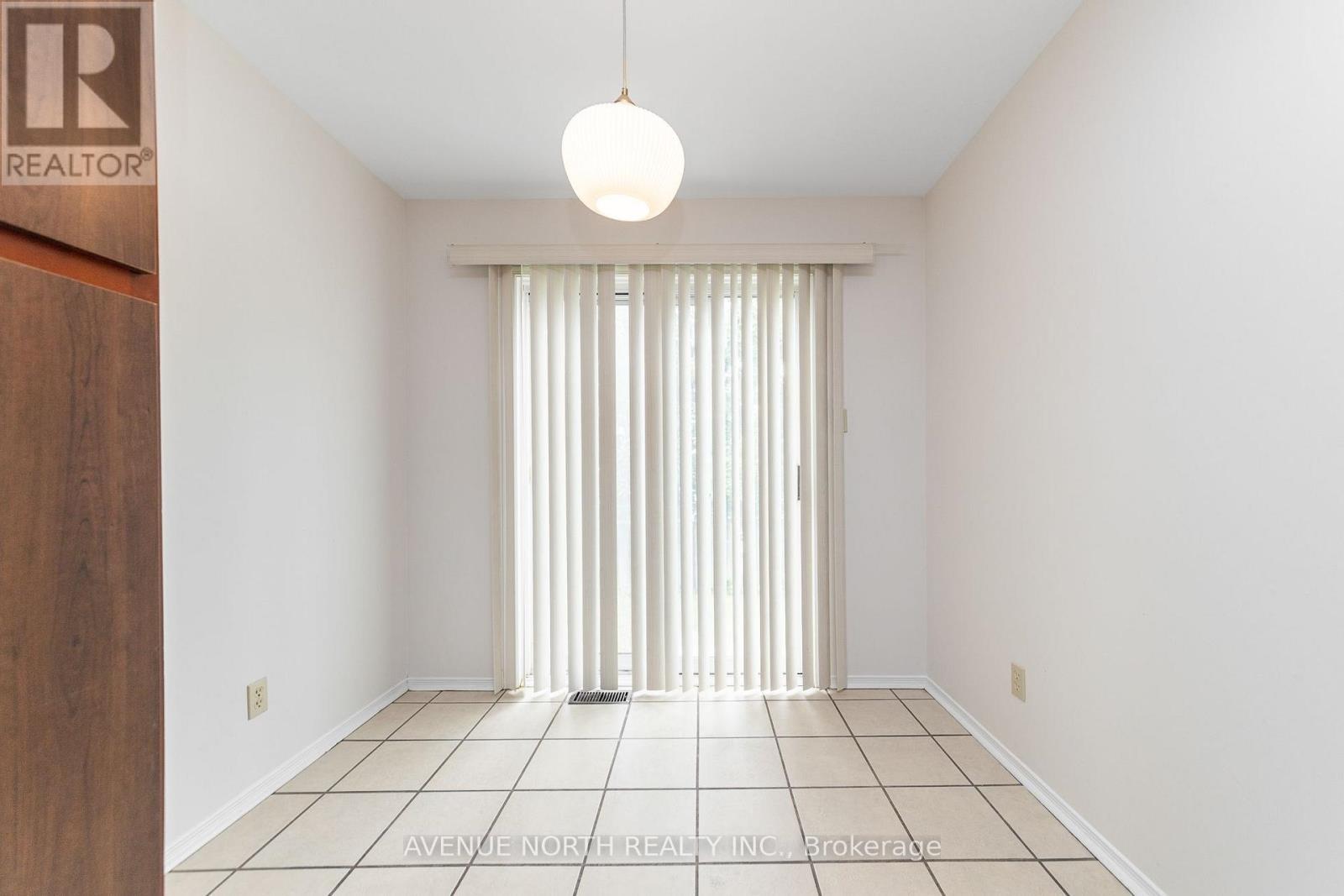 861 Karsh Drive, Ottawa, ON - Indoor Photo Showing Other Room