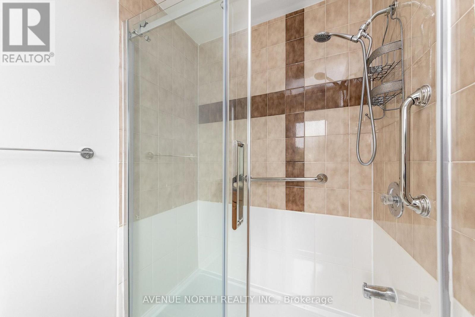 861 Karsh Drive, Ottawa, ON - Indoor Photo Showing Bathroom