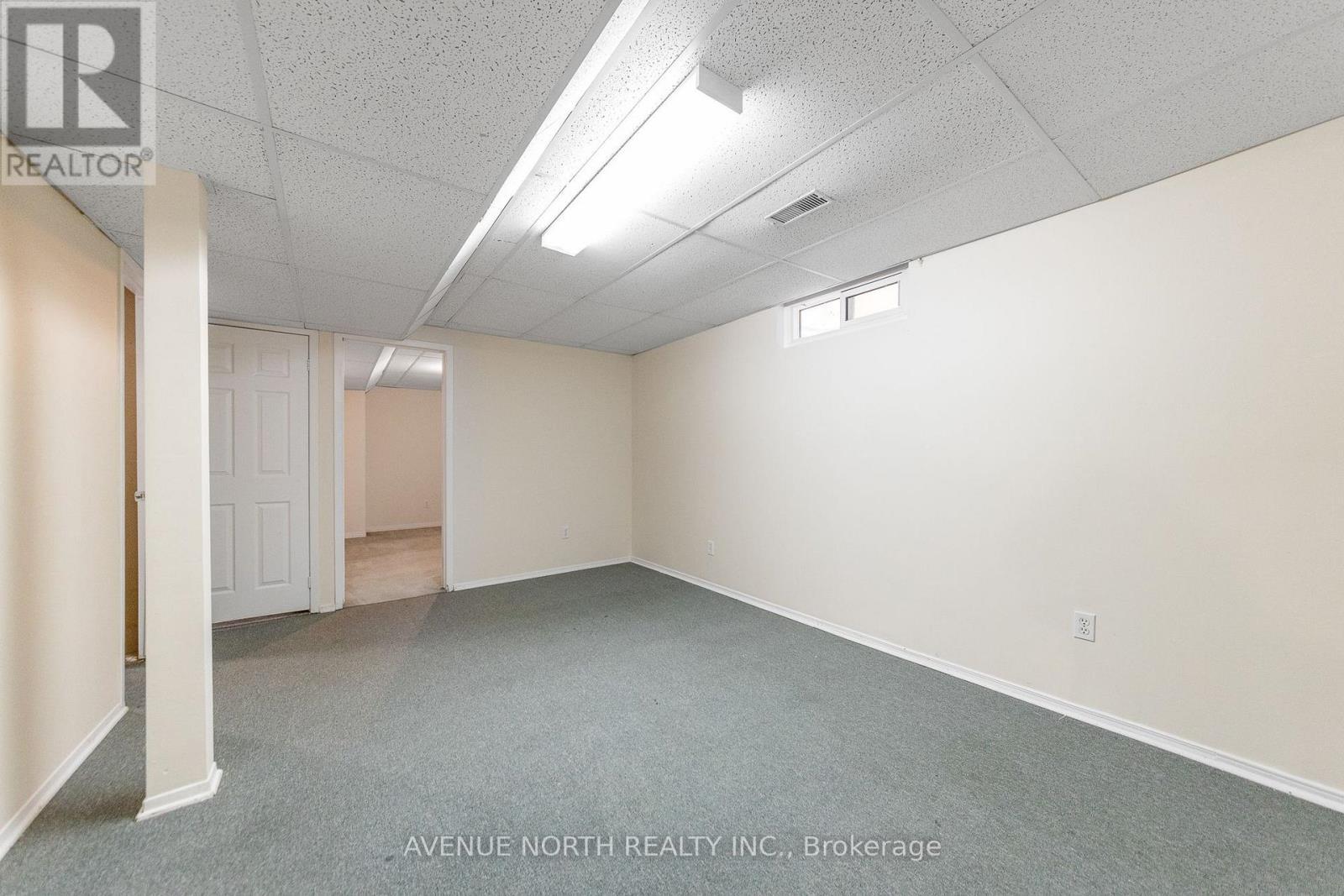 861 Karsh Drive, Ottawa, ON - Indoor