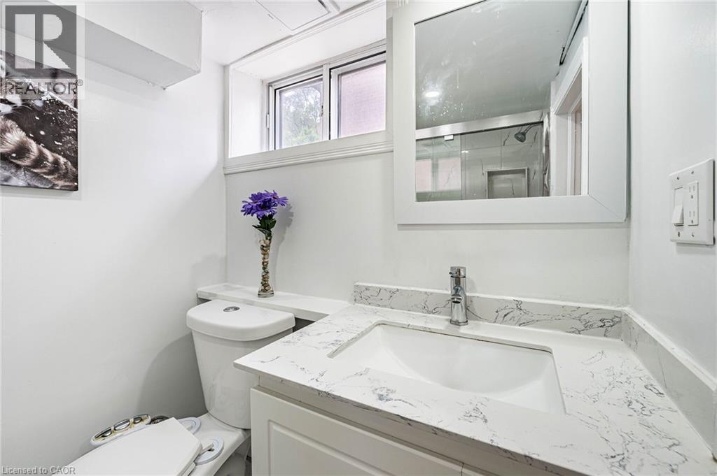 7 Putney Road, Toronto, ON - Indoor Photo Showing Bathroom