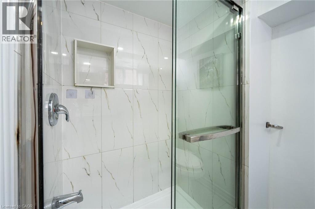 7 Putney Road, Toronto, ON - Indoor Photo Showing Bathroom