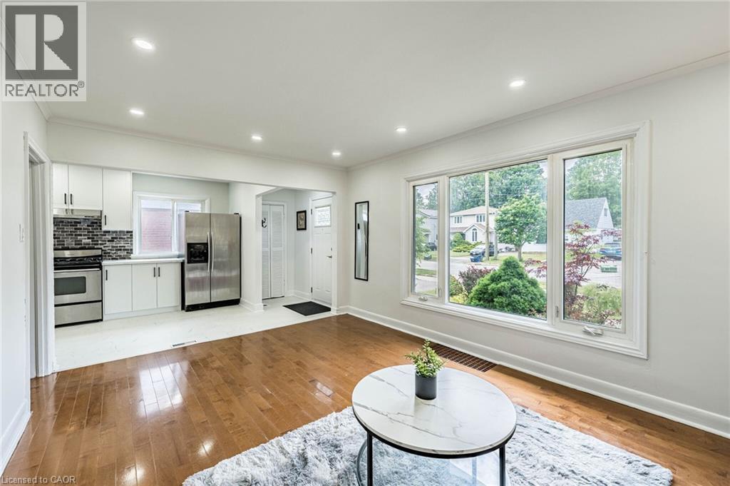 7 Putney Road, Toronto, ON - Indoor Photo Showing Other Room