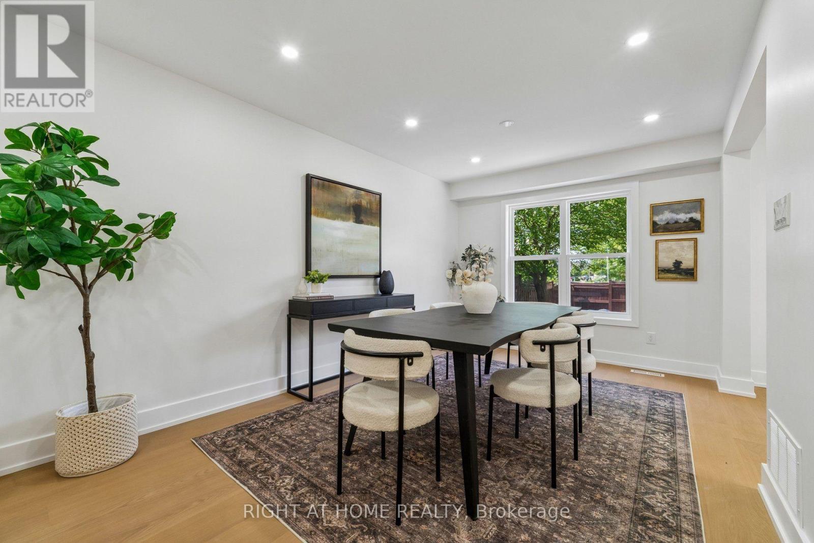 16 Ian Fleming Crescent, Whitby, ON - Indoor Photo Showing Dining Room