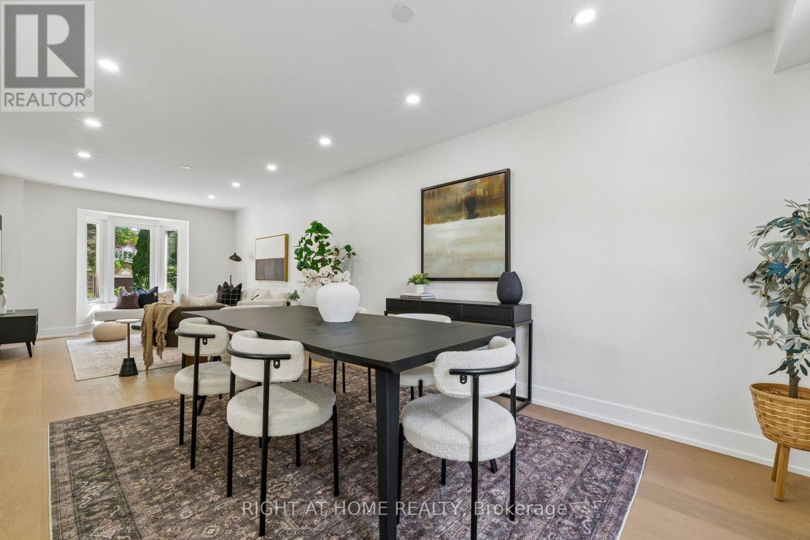 16 Ian Fleming Crescent, Whitby, ON - Indoor Photo Showing Dining Room