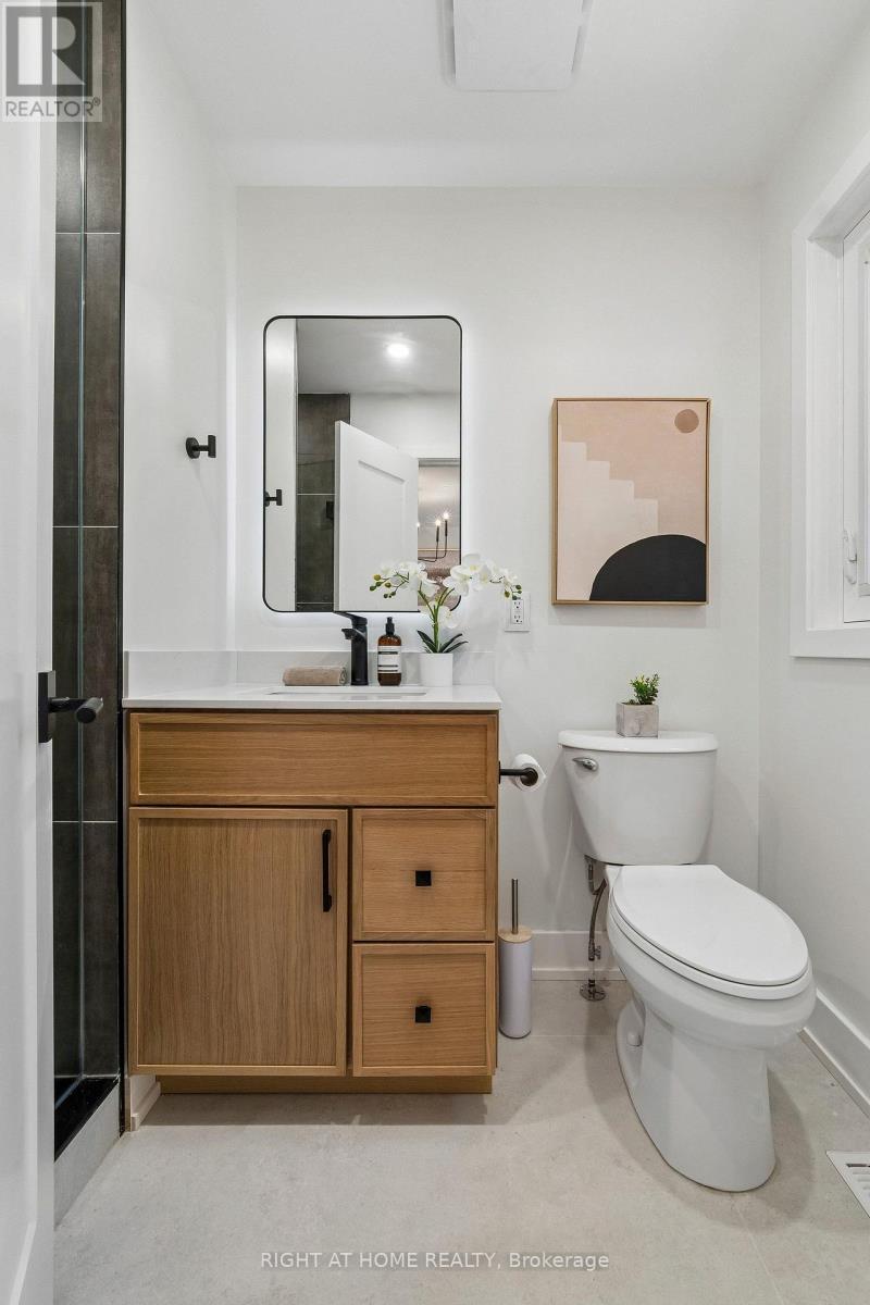 16 Ian Fleming Crescent, Whitby, ON - Indoor Photo Showing Bathroom
