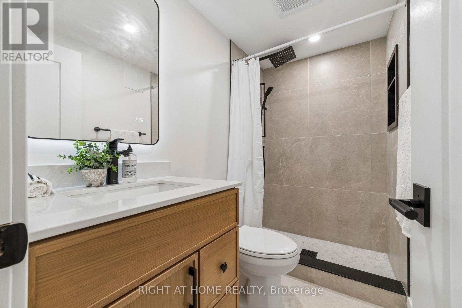 Basement Bathroom - 16 Ian Fleming Crescent, Whitby, ON - Indoor Photo Showing Bathroom