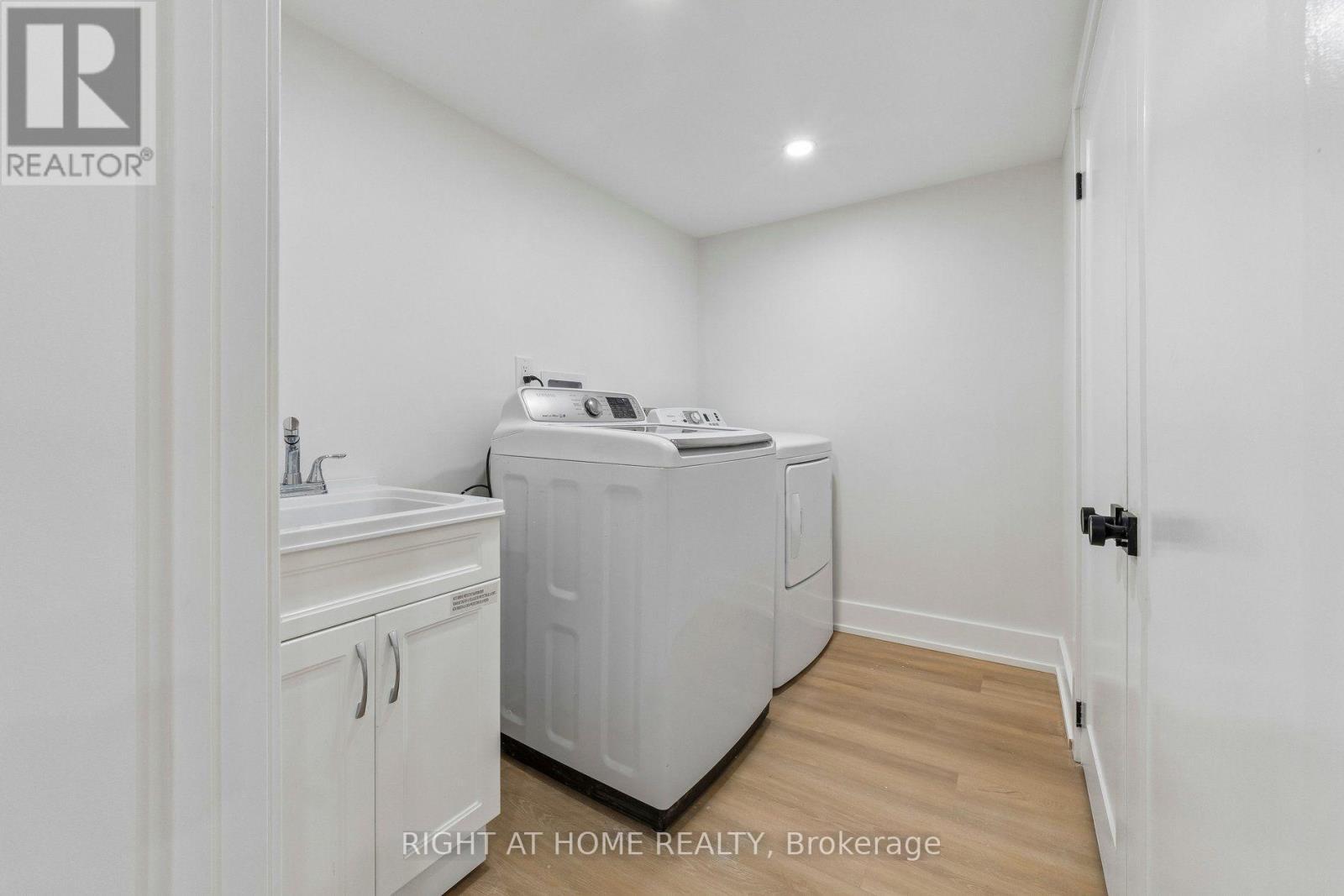 16 Ian Fleming Crescent, Whitby, ON - Indoor Photo Showing Laundry Room