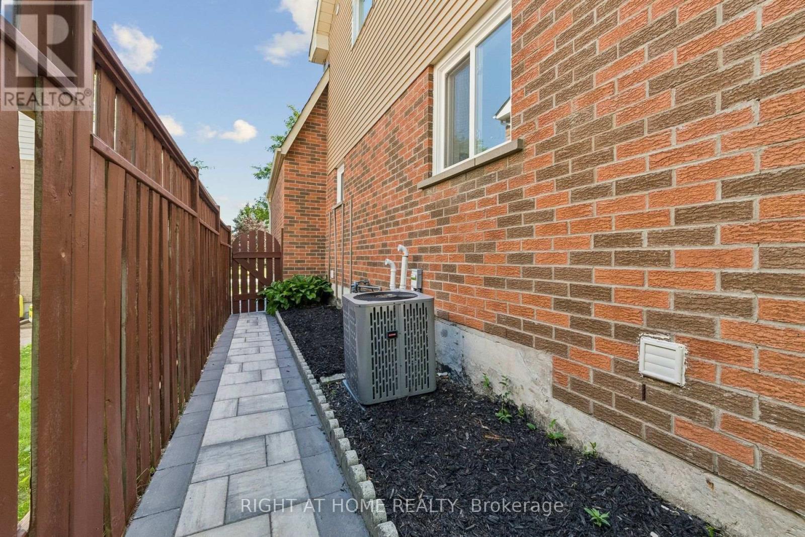 16 Ian Fleming Crescent, Whitby, ON - Outdoor With Exterior