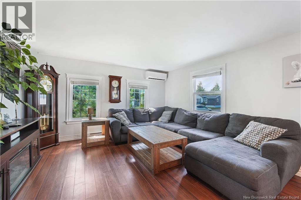 43 Darrell Avenue, Quispamsis, NB - Indoor Photo Showing Living Room