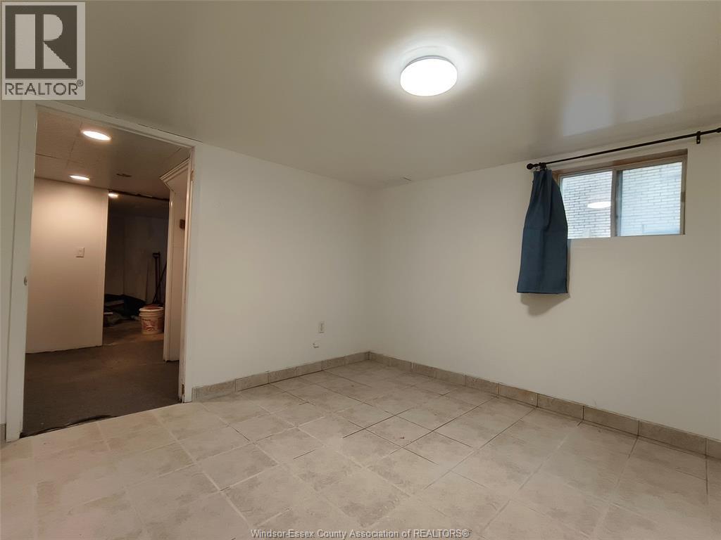3046 Alexander Unit# Main, Windsor, ON - Indoor Photo Showing Other Room