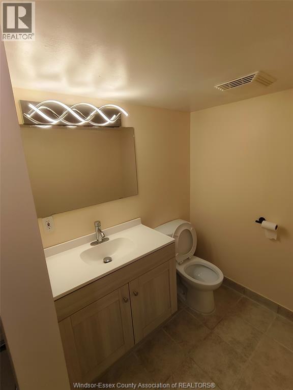 3046 Alexander Unit# Main, Windsor, ON - Indoor Photo Showing Bathroom