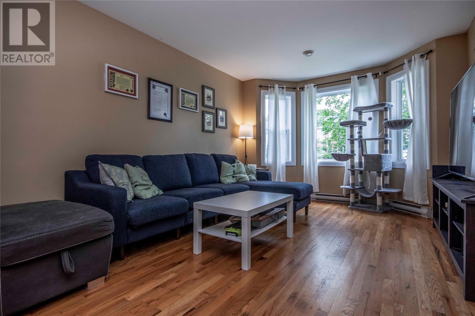 36 Dawsons Run, Conception Bay South, NL - Indoor Photo Showing Living Room