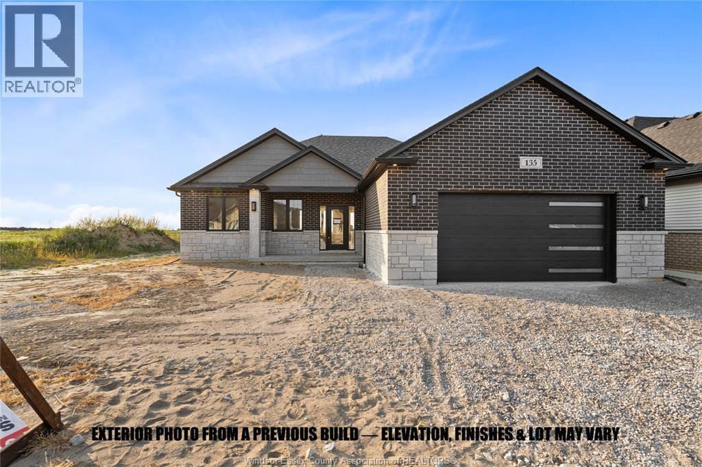 43 Bloomington Way, Chatham, ON - Outdoor