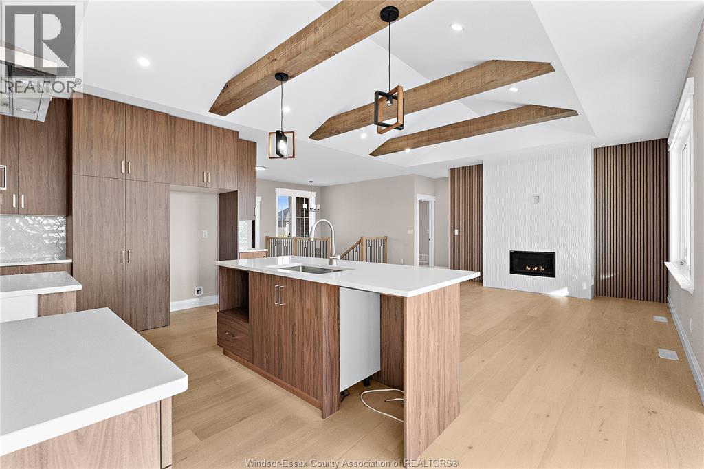 43 Bloomington Way, Chatham, ON - Indoor Photo Showing Kitchen