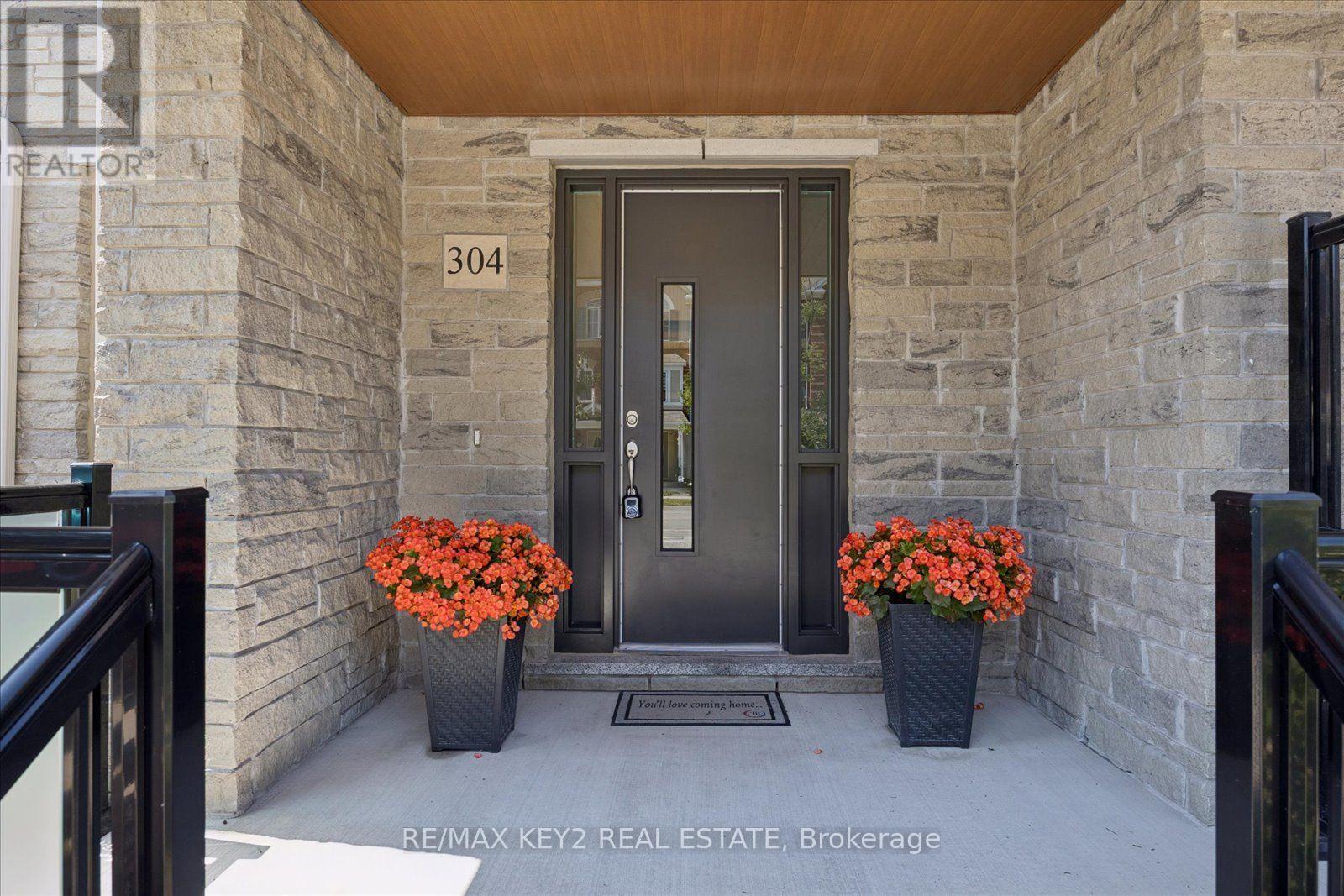 304 - 1034 Reflection Place, Pickering, ON - With Exterior