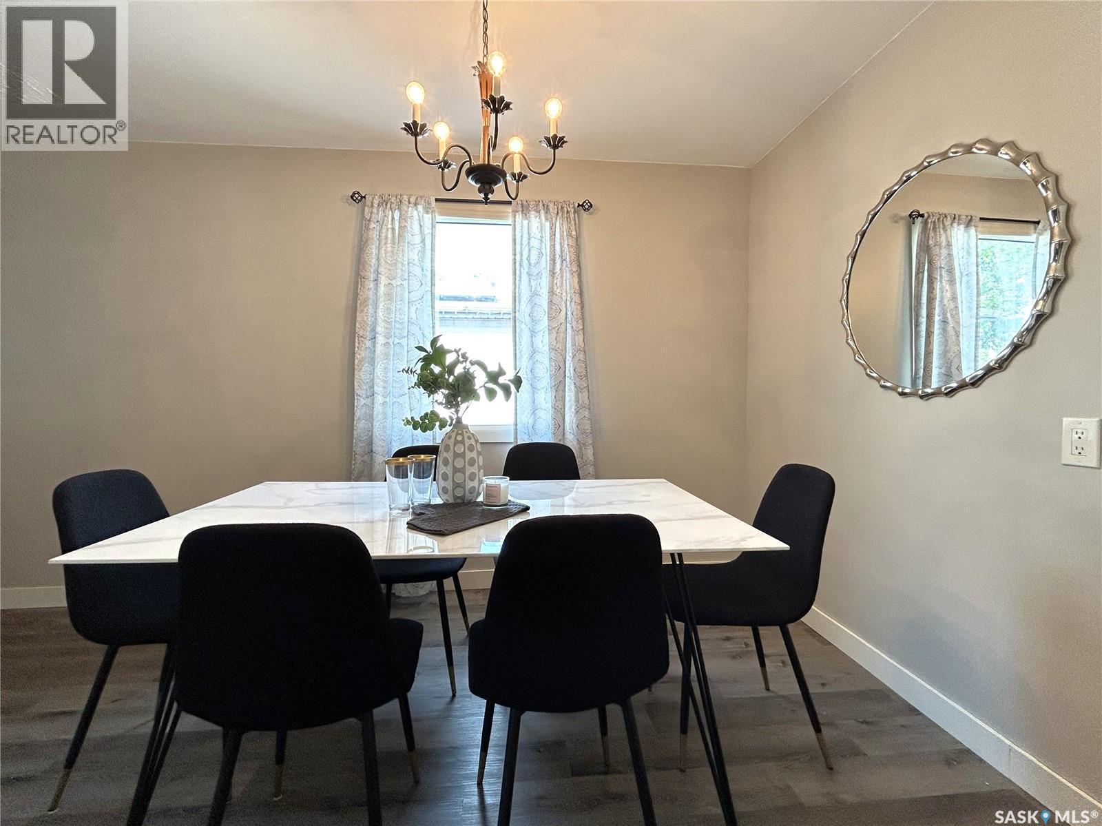 317 108Th Street W, Saskatoon, SK - Indoor Photo Showing Dining Room